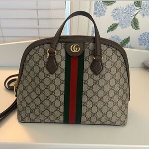 Gucci Ophidia GG Medium Top Handle Bag GG
Supreme Multicolor LIKE NEW